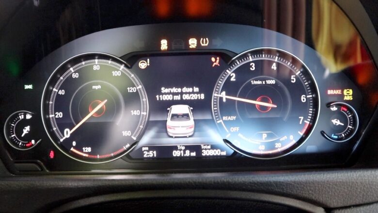 BMW F30系 3シリーズ（セダン/ツーリング）にF32系 4シリーズ（クーペ）LCIのデジタルスピードメーター移植