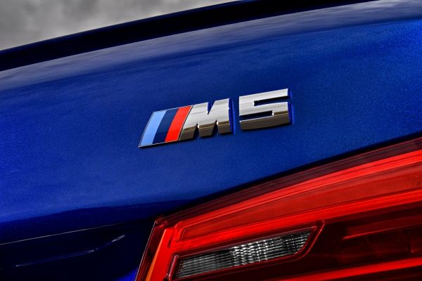 BMW M5(F90)日本で販売開始ですが納車は来年春ごろの予定