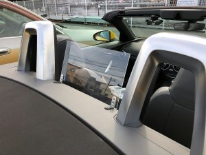 BMWとオープンカー、２台持ちは大変でした/GOCCHI | アウディTT ロードスター(8S)のウインドディフレクターをアクリル板で自作