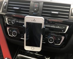 BMWとオープンカー、２台持ちは大変でした/GOCCHI | ワイヤレス充電スマホホルダーをエアコン吹出口取付けからCDスロット取付けに改造