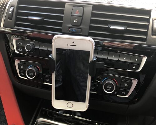 BMWとオープンカー、２台持ちは大変でした/GOCCHI | ワイヤレス充電スマホホルダーをエアコン吹出口取付けからCDスロット取付けに改造