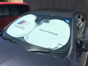 BMWとオープンカー、２台持ちは大変でした/GOCCHI | BMW ロゴ入サンシェード（日よけ）を購入したので取り付けてみた