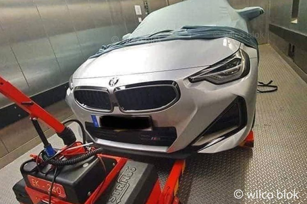 BMWとオープンカー、２台持ちは大変でした/GOCCHI | BMW2シリーズクーペ G42 いきなり偽装なしでスクープされる～これがM2 G87の原型か？