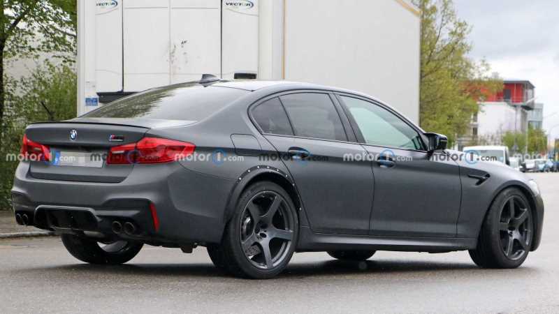 BMW M5 CS F90よりハイパフォーマンスなM5を開発か？
