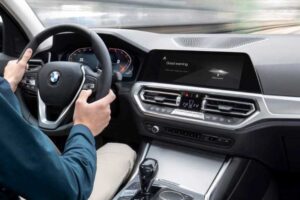 BMWとオープンカー、２台持ちは大変でした/GOCCHI | BMWの一部の車種でタッチスクリーン機能が削除されます