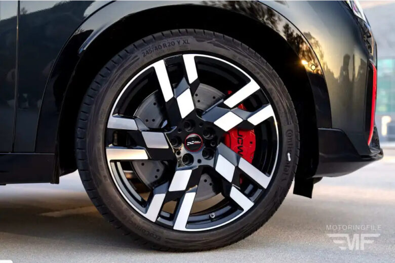 BMW MINI ランフラットタイヤの廃止: 乗り心地とコストに焦点を当てた新展開