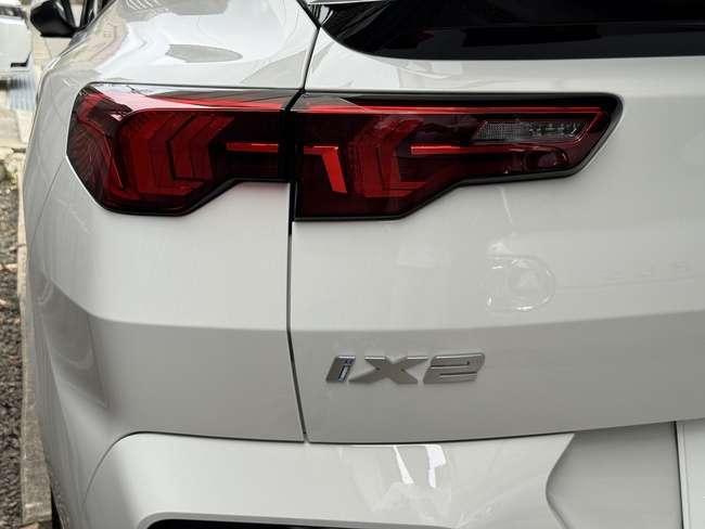 BMW iX2 U10の代車の試乗記（iDrive8.xのココが嫌）