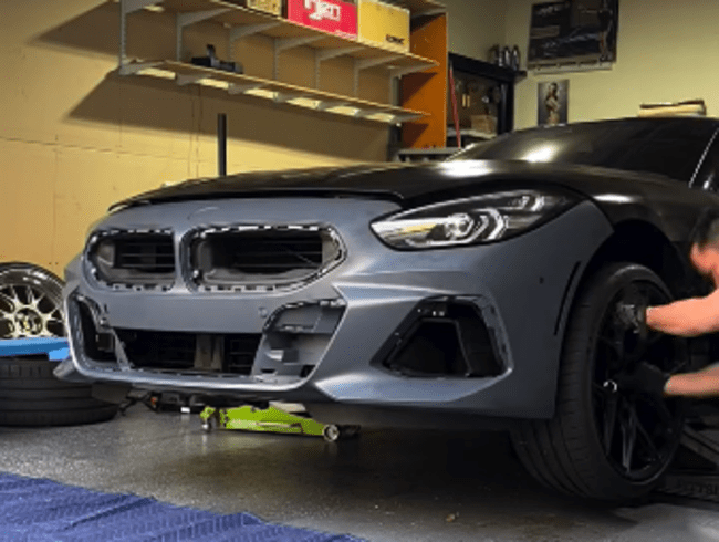 BMW Z4 G29のフロントセクションをGRスープラへ移植
