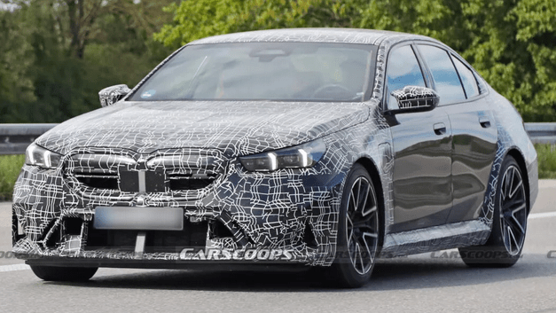 BMW M5 G90 LCI テスト車両 PHEV車の可能性