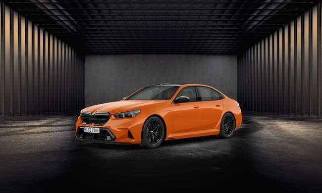 BMW 人気投票 BMW M5 G90 ファイアーオレンジ