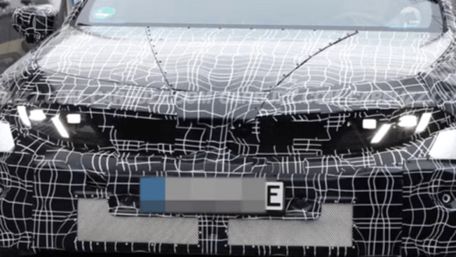 EV版 BMW M3 ZA0の量産型ヘッドライトがスクープされてわかったこと