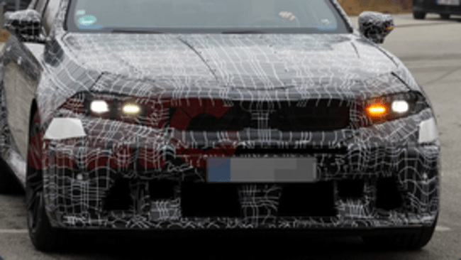 BMW M5 G90 開発車両 E34 M5 風のデザインか?