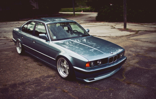 BMW M5 G90 開発車両 E34 M5 風のデザインか?