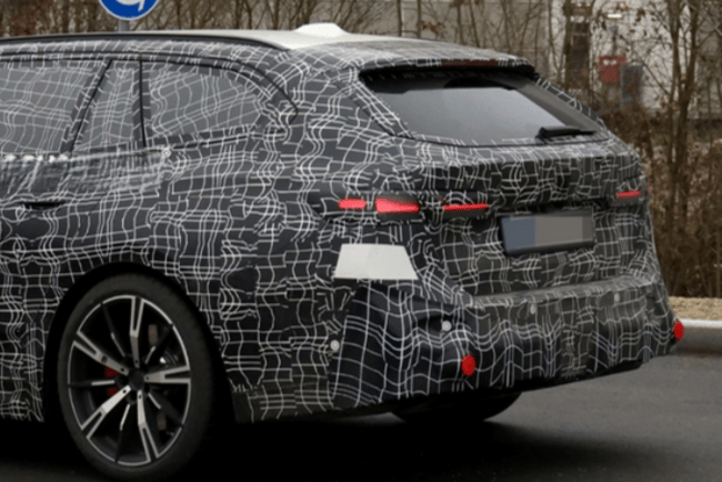 BMW 5シリーズ ツーリング G61 LCI 最新情報：大幅なデザイン変更はない？
