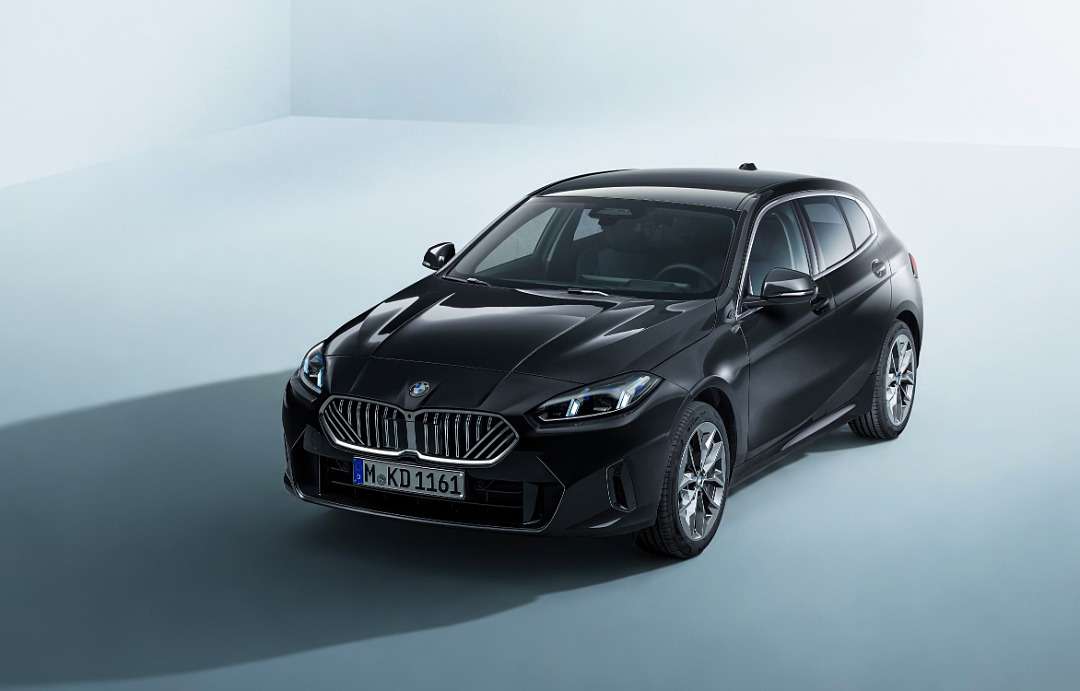 BMW 120 Original F70発売~世界一安い1シリーズ?