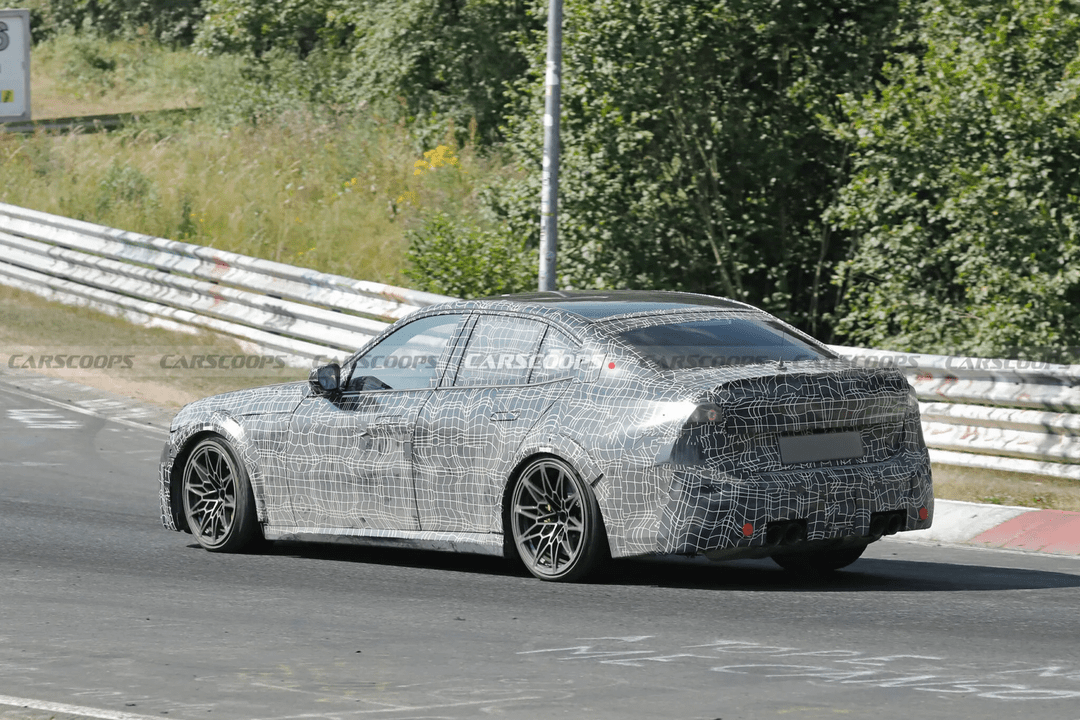 BMW M3 G84がニュルブルクリンクサーキットにてテスト走行