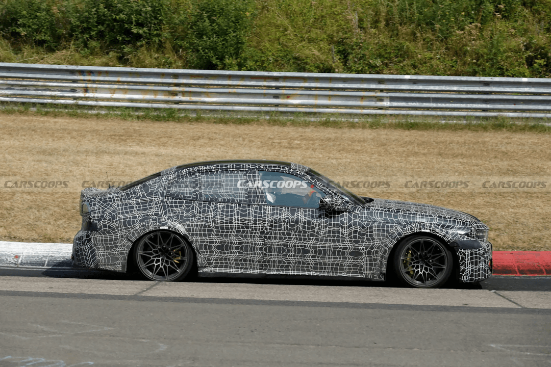 BMW M3 G84がニュルブルクリンクサーキットにてテスト走行