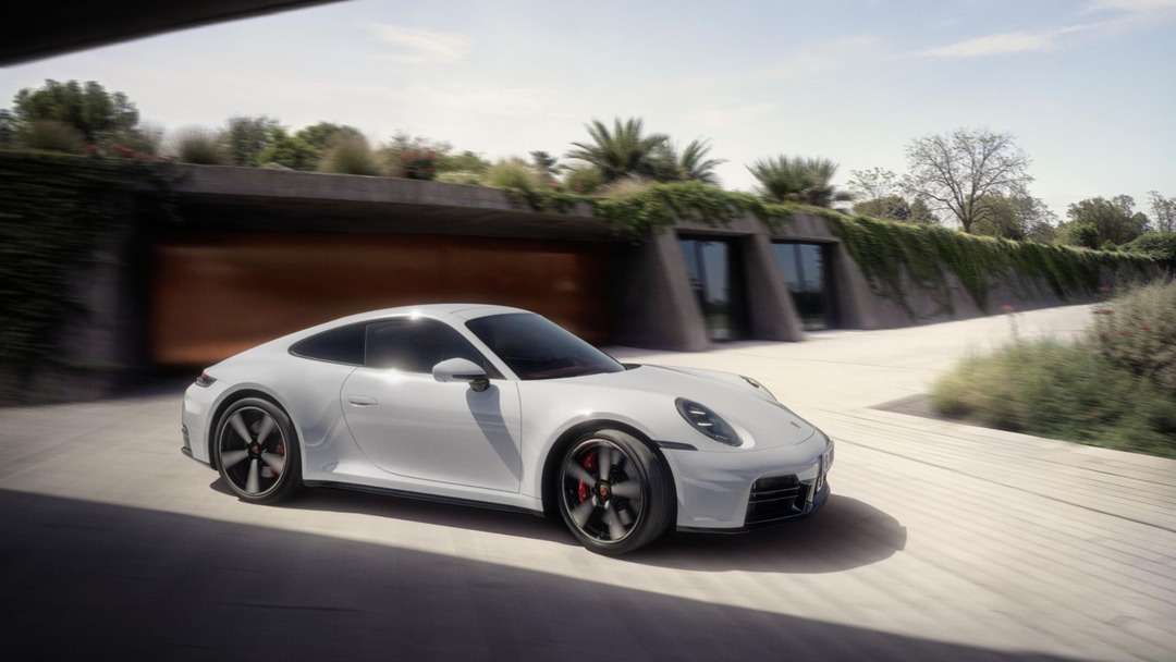 BMW Mとポルシェ911のMT比較|トルクと考え方の違い