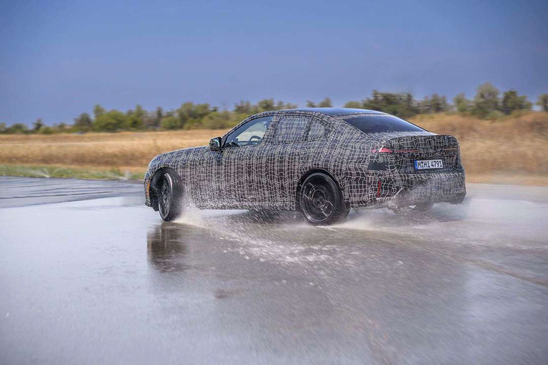 新型BMW M350(G50)スペック判明|443PSと走りの進化