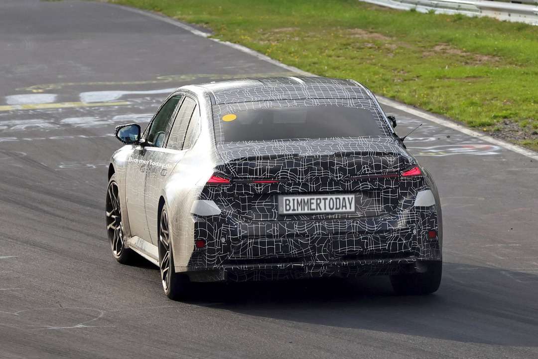 BMW M3 ZA0とXiaomi SU7 Ultra|ニュル走行から性能予測