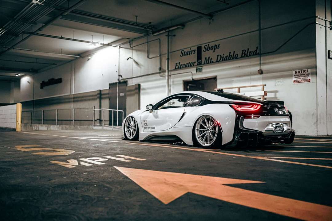 BMW i8(I12/I15)が今再評価される理由